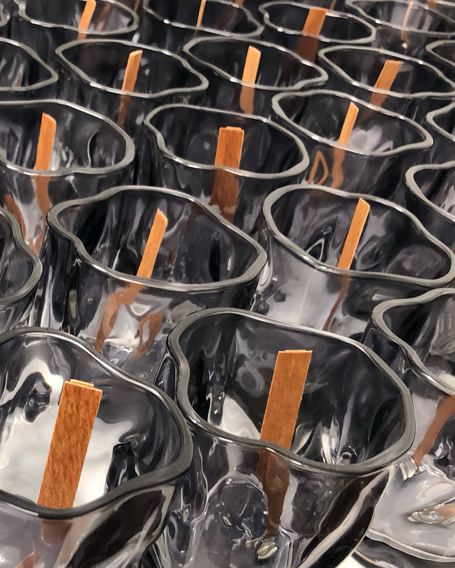 Candle production with wooden wicks
