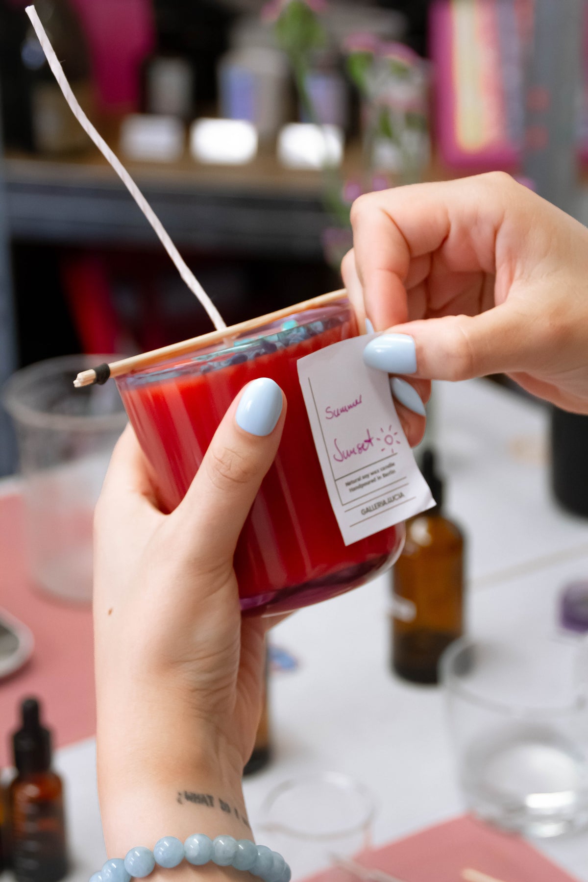 Design your own scented candle with crystals, Workshop in Berlin